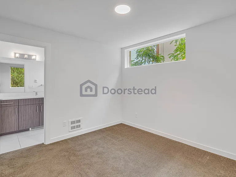 4226 Evanston Ave N — Photo 22