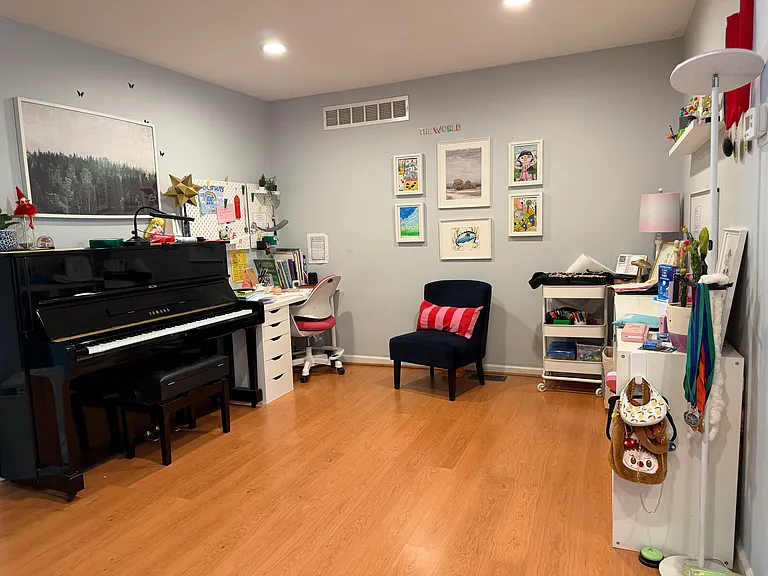 606 Harrington Ct — Photo 12