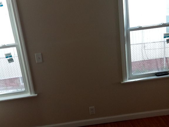 5th image of 89 Hedley Ave #1