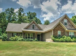 100 Brooks Lake Dr, Newnan, GA