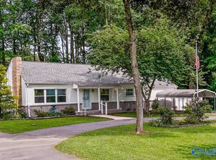 82 10th St NW, Arab, AL 35016