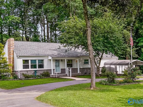 82 10th St NW, Arab, AL 35016