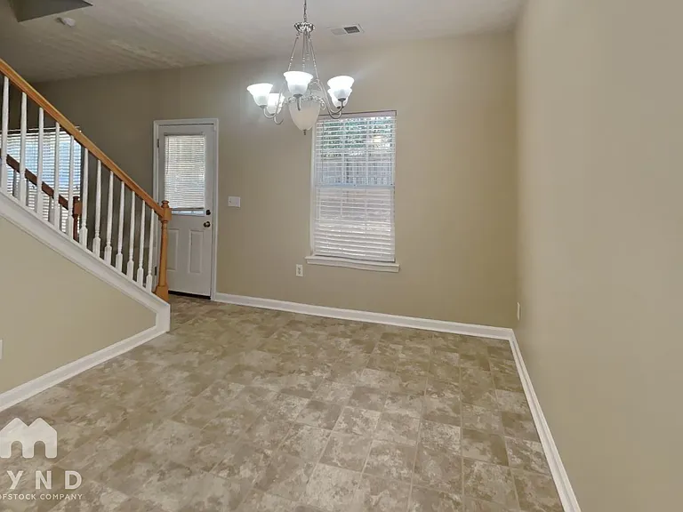8256 Wynfield Dr — Photo 4
