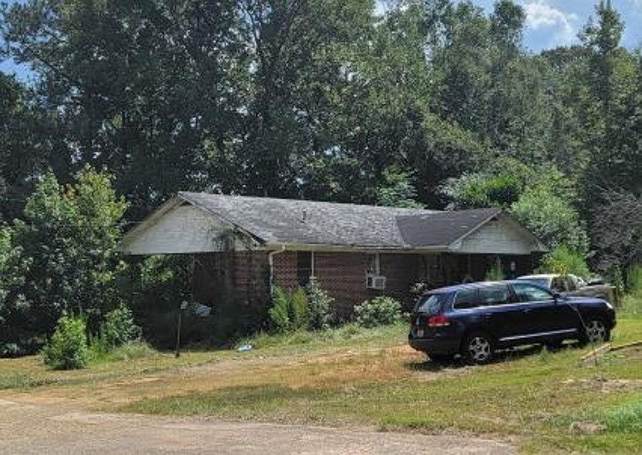 2nd image of 311 Blue Store Rd