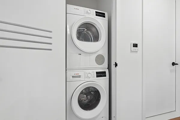 Laundry, photo 1