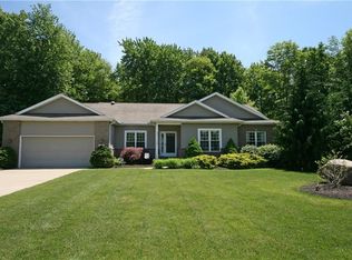 107 Timber Ridge Dr, Elyria, OH 44035