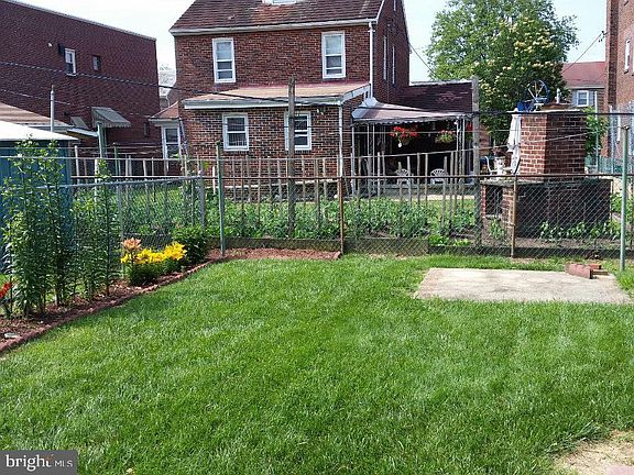 2nd image of 1812 Chestnut St
