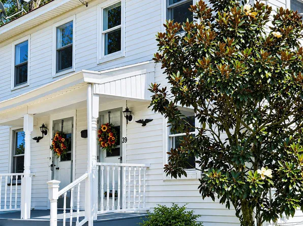39 Hamilton St, Allentown, NJ 08501