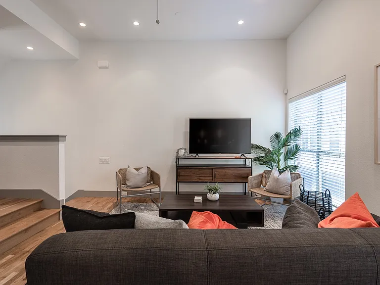 5017 Manett St #106 — Photo 5