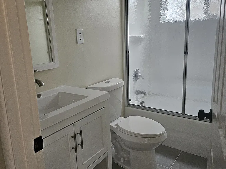 565 Geneva Ave — Photo 12