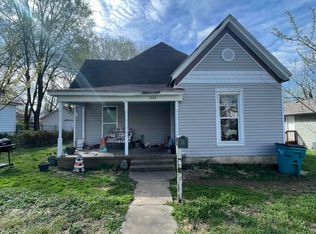 1042 W Calhoun St, Springfield, MO 65802