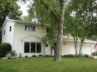 7202 Mockingbird Ln, Middleton, WI 53562