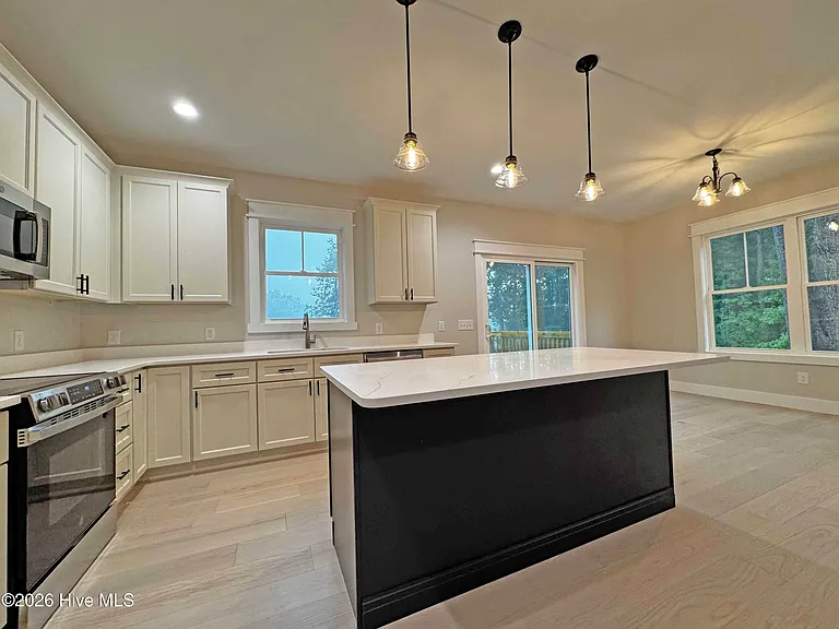 213 N McNeill St — Photo 6