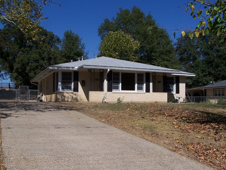 1st image of 706 W Arkansas Ave