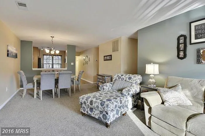 2 bed, 1113 sqft, $2,400 — Photo 4