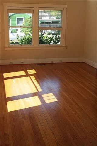 884 College Ave — Photo 7