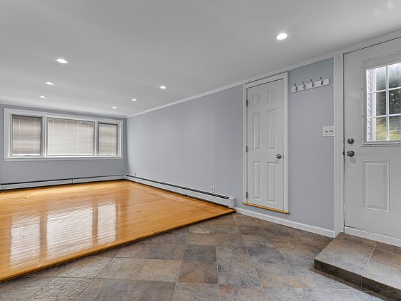 4th image of 57 Rochester Ave Floor 1