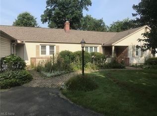 11824 E Hill Dr, Chesterland, OH 44026