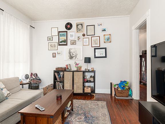 4th image of 51 Nash St