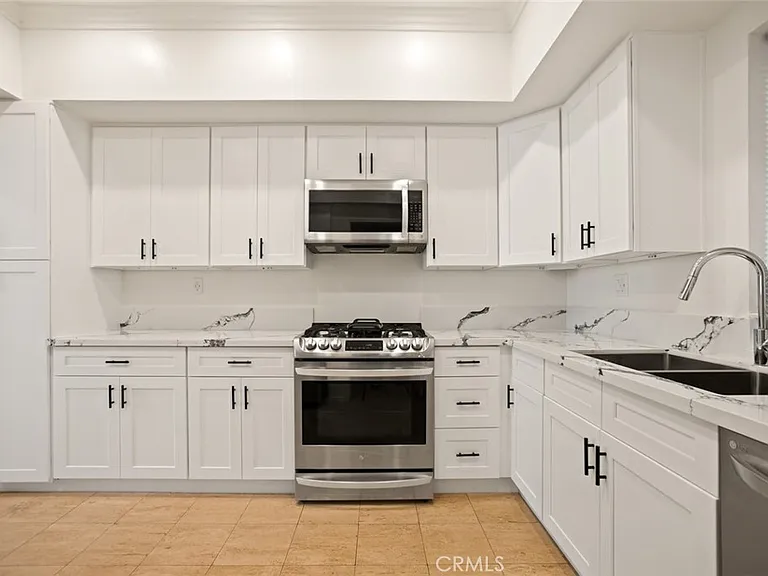 5340 Wilkinson Ave #6 — Photo 7