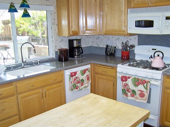 5th image of 16545 Teton St