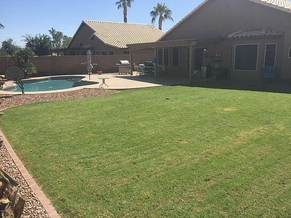 4th image of 2323 N 123rd Dr