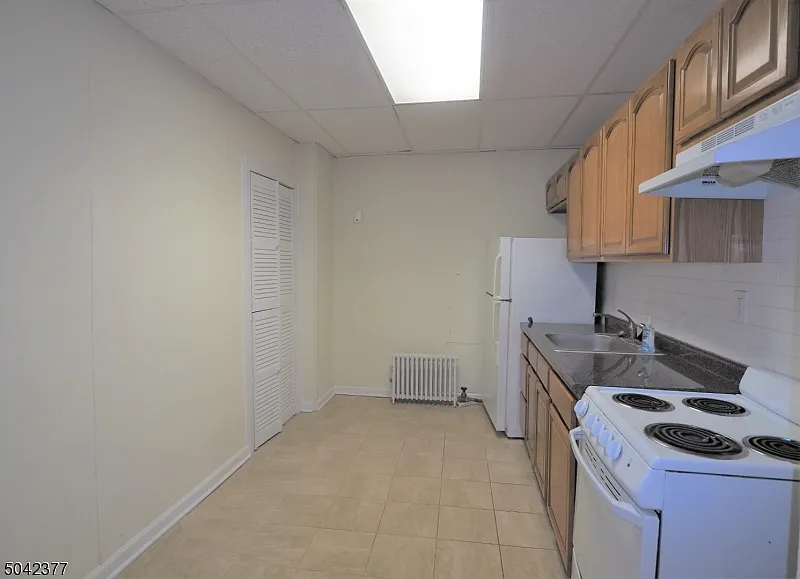 1 bed, 1.0 bath, $1,400 — Photo 2