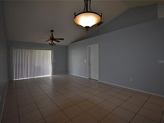 5th image of 1226 Lucaya Cir