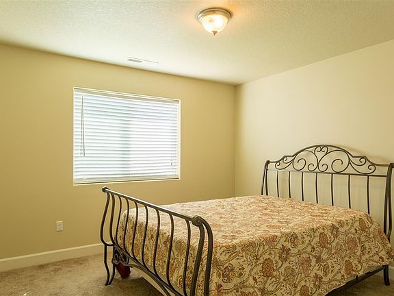 2nd image of 5712 Belmont Dr