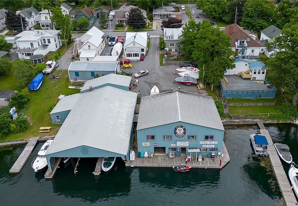 1st image of 16 Bethune St