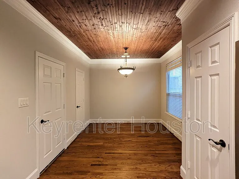 5130 Scotland St — Photo 15
