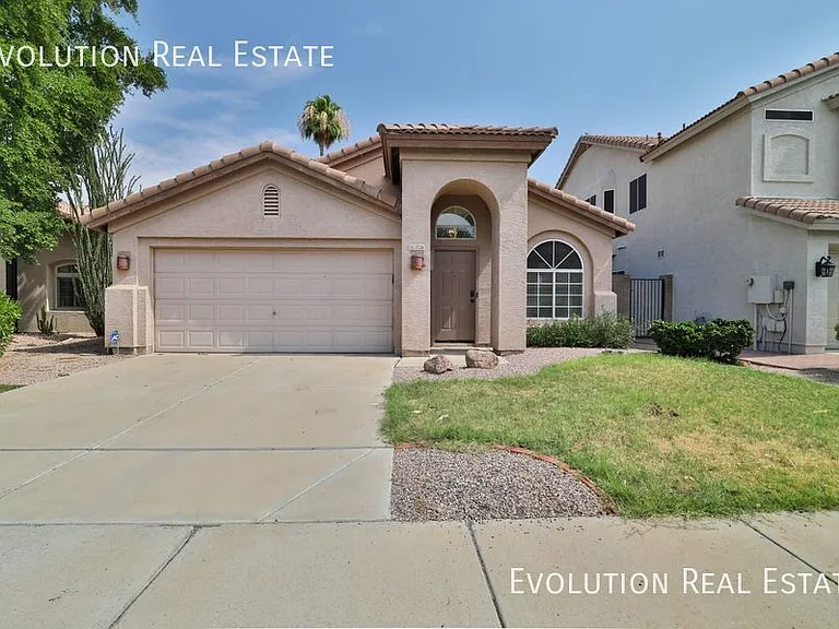 3226 E Sequoia Dr — Photo 2