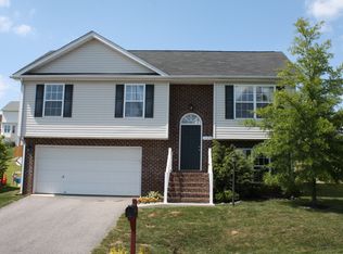 120 Sage Ln, Christiansburg, VA 24073