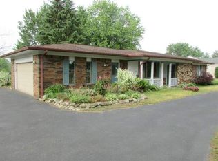 9350 E Bennett Lake Rd, Fenton, MI 48430