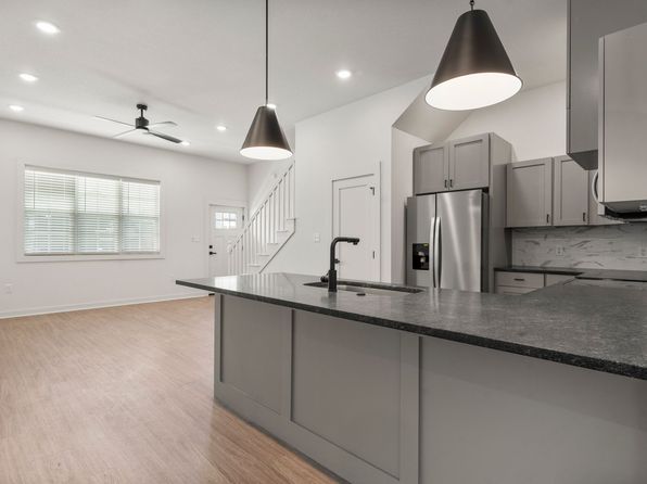 17450 W Dearborn Stra #4104