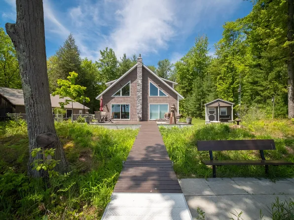 14561 Pine Lake Rd, Wellston, MI 49689