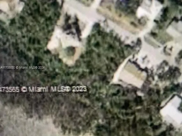 2058 Dogwood Dr, Marco Island, FL 34145