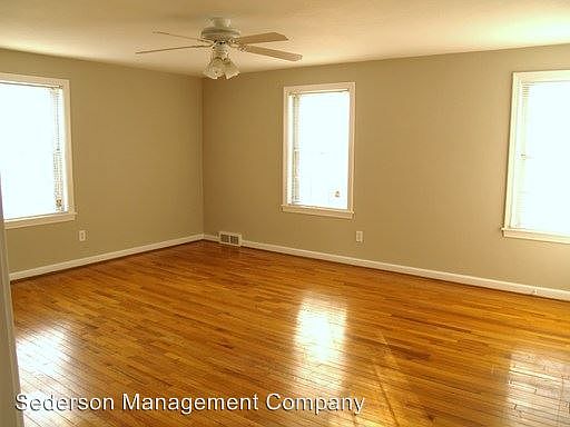 2nd image of 7520 Terrace St