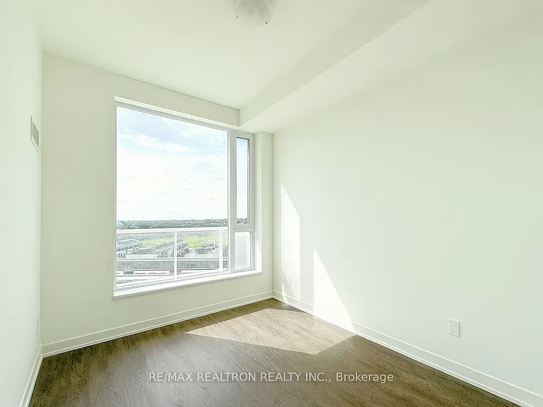 6 David Eyer Rd #Penthouse 915 — Photo 22