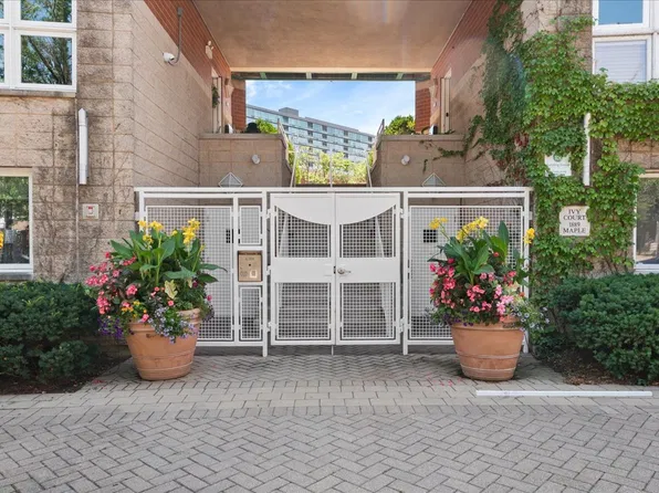 1889 Maple Ave Unit W6, Evanston, IL 60201