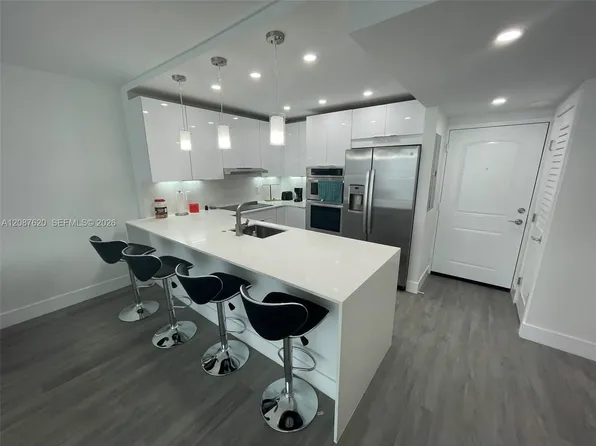 100 Bayview Dr, Sunny Isles Beach, FL