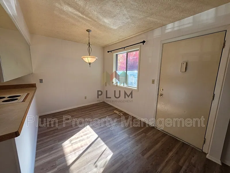 2 bed, 1.0 bath, 715 sqft, $1,425 — Photo 4