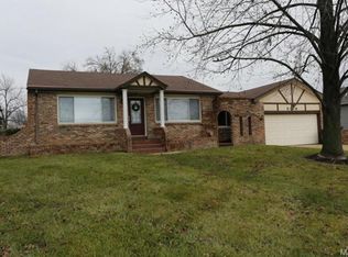 5149 Kempf Dr, Saint Louis, MO 63128