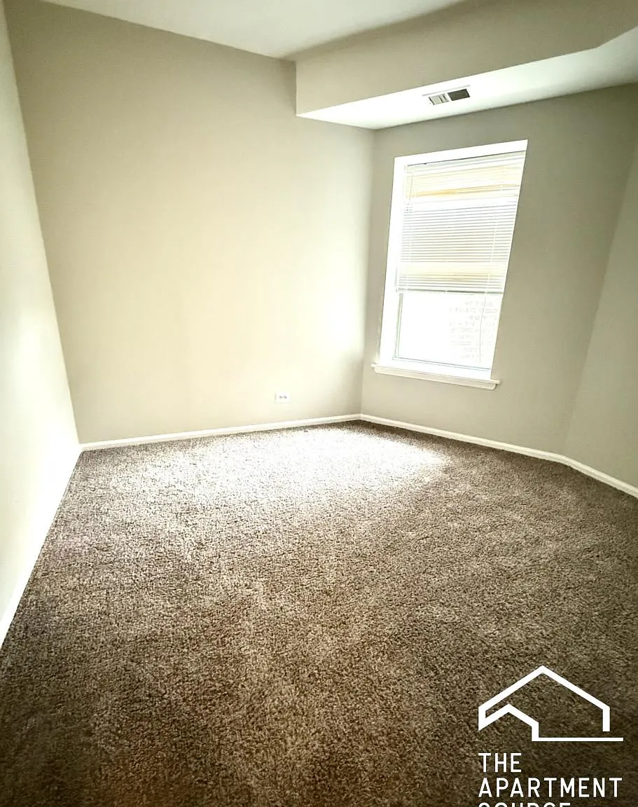 6143 South Woodlawn Avenue #1 — Photo 3