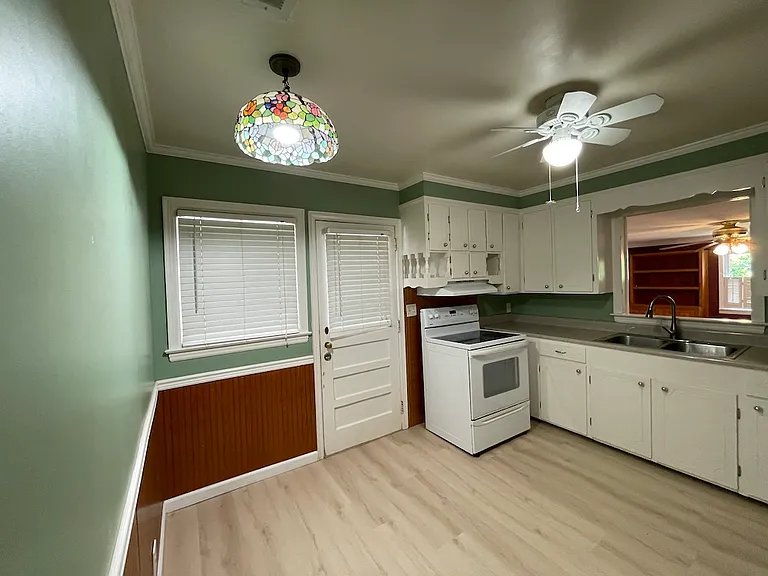 2208 White Oak Dr — Photo 9