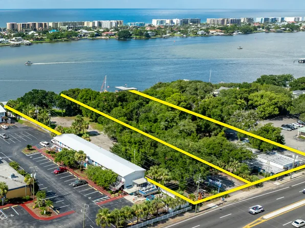 54 Miracle Strip Pkwy SE, Fort Walton Beach, FL 32548