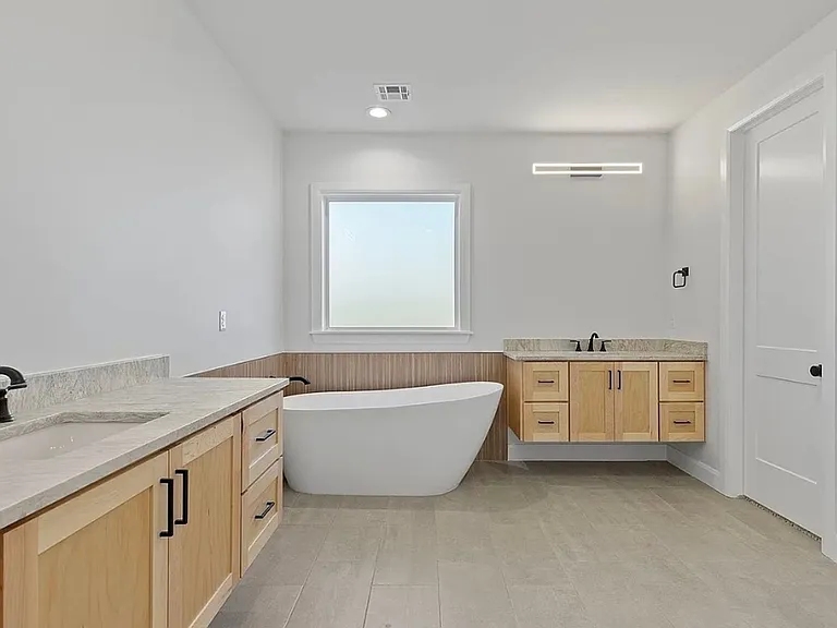 922 E 148th Pl S — Photo 12