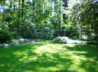 8302 Mentorwood Dr, Mentor, OH 44060