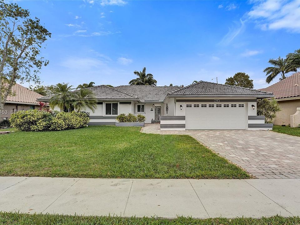 1st image of 1741 W Oak Knoll Cir