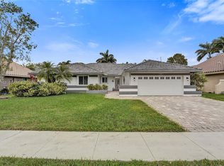 1741 W Oak Knoll Cir, Davie, FL 33324